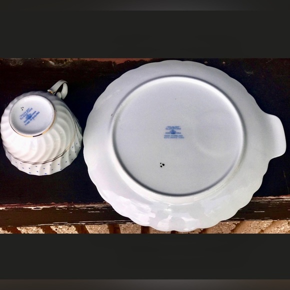 Gladstone Gold Trim Polka Dot Scalloped Lunch Plate & Cup Set - Picture 9 of 10